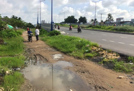 Sớm nâng cấp, sửa chữa tuyến đường dân sinh

nhánh trái cầu Quang Trung