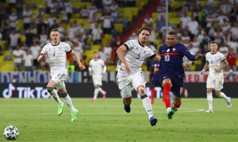 Đức thua đau vì Hummels phản lưới nhà