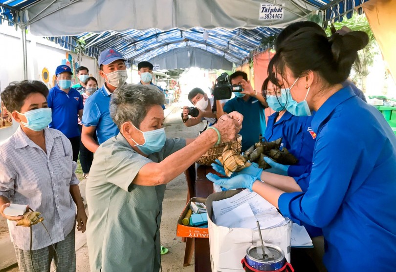 Những chiếc bánh nghĩa tình