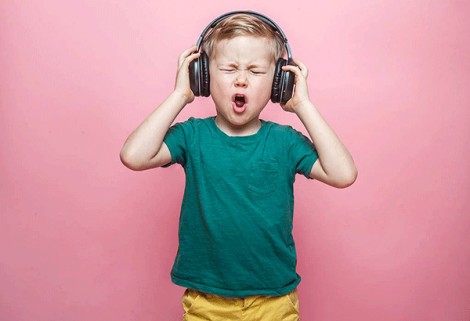 Ðề phòng nguy cơ suy giảm thính lực vì đeo tai nghe lâu dài