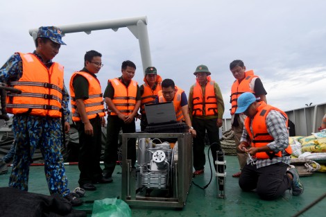 Đoàn Đo đạc biên vẽ hải đồ và nghiên cứu biển phối hợp nghiên cứu, khảo sát môi trường tại huyện đảo Trường Sa