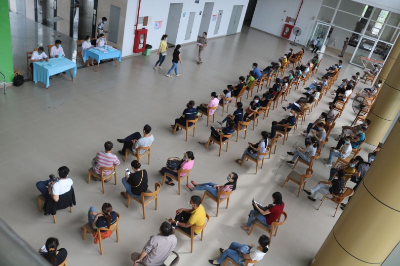 Cần Thơ tiêm vaccine phòng COVID-19 cho lao động trong khu công nghiệp, lực lượng phục vụ kỳ thi THPT
