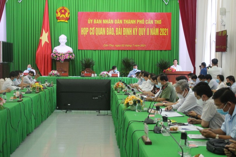 Thực hiện hiệu quả mục tiêu kép phòng chống dịch bệnh COVID-19 và hoàn thành chỉ tiêu phát triển kinh tế -xã hội năm 2021