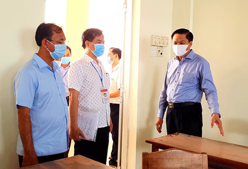Lãnh đạo thành phố kiểm tra công tác chuẩn bị thi tốt nghiệp THPT