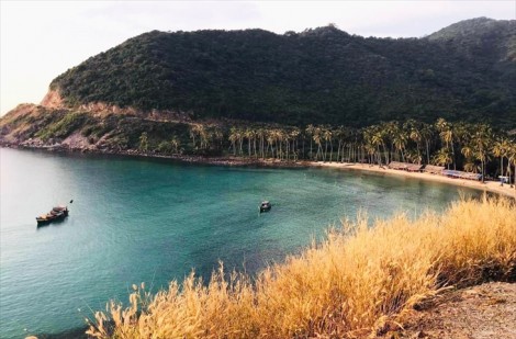 Phát triển bền vững kinh tế biển gắn với bảo đảm an ninh, quốc phòng trong tình hình mới