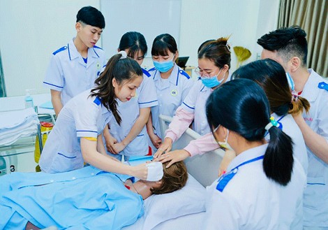 Cơ hội việc làm tốt từ ngành Ðiều dưỡng