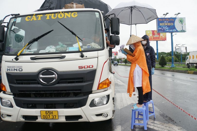 Tập trung cao độ phòng, chống dịch, giải quyết khan hiếm hàng hóa, nhu yếu phẩm trong thời gian giãn cách xã hội