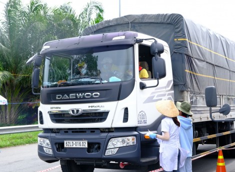 Dán nhãn “Hàng mau hỏng” nhằm lưu thông thuận lợi hàng hóa có thời hạn sử dụng ngắn