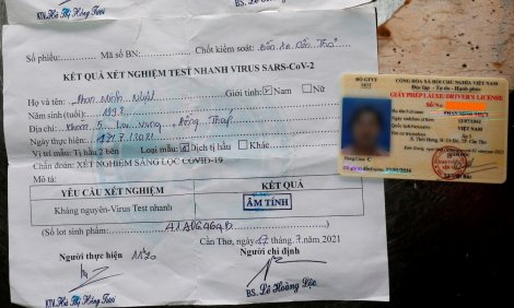 Tạm giữ tài xế làm giả giấy xét nghiệm để qua chốt kiểm soát