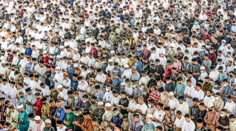Dân Indonesia vẫn tập trung cầu nguyện bất chấp dịch bệnh