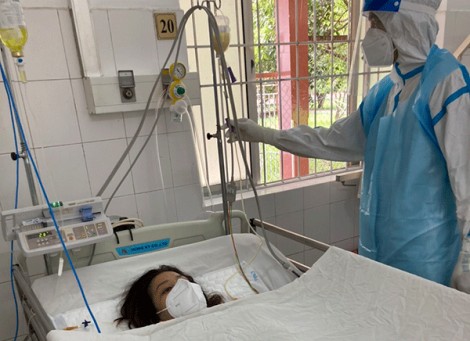 Bệnh viện Đa khoa Trung ương Cần Thơ cứu mẹ con sản phụ nhiễm COVID-19 nguy kịch