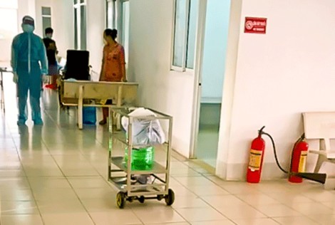 Sáng chế xe điều khiển phục vụ bệnh nhân COVID-19