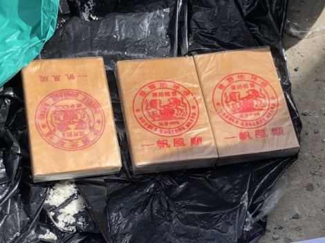 Cà Mau: Phát hiện hơn 1kg ma túy trong mắm cá lóc