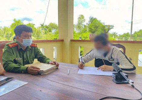 Làm việc với đối tượng đăng thông tin xúc phạm lực lượng phòng, chống dịch