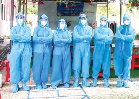 Xúc động tâm thư gửi ba mẹ của nữ sinh tuyến đầu chống dịch