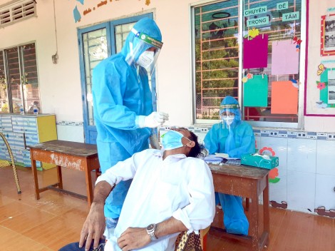 Giúp dân vượt qua khó khăn trước mắt