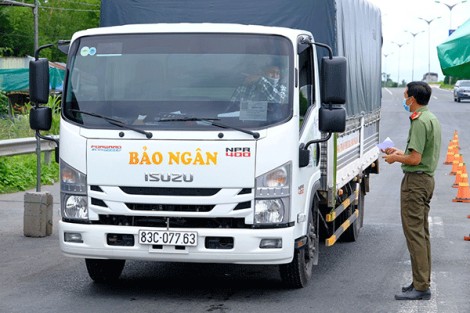 Phân luồng giao thông cho các phương tiện vận chuyển hàng hóa quá cảnh qua thành phố