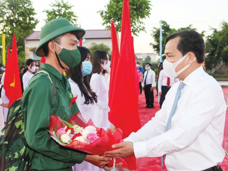 Ưu tiên tuyển chọn và gọi nhập ngũ những công dân đã tốt nghiệp cao đẳng, đại học