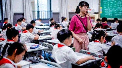 Trung Quốc “giảm tải” cho trẻ em