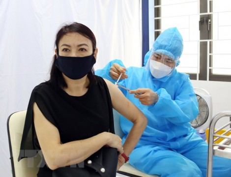 Khẩn trương tiêm mũi 2 vaccine cho những người đã tiêm mũi 1