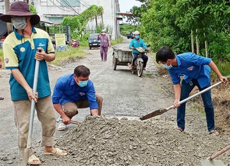 Nhiều hoạt động thiết thực đảm bảo an toàn giao thông