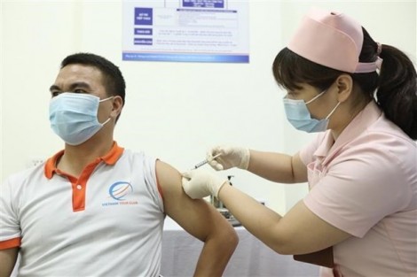 Đẩy nhanh thử nghiệm và cấp phép sử dụng vaccine phòng COVID-19