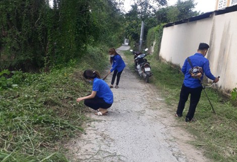 Ðoàn viên, thanh niên tham gia bảo đảm an toàn giao thông