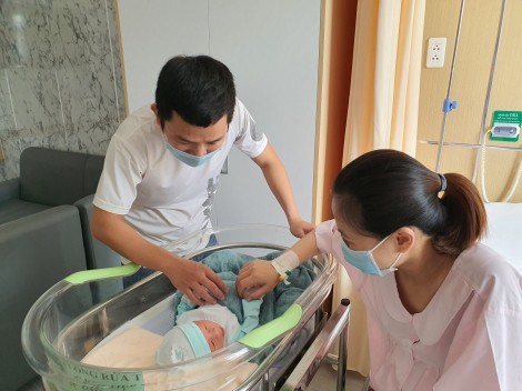 Bệnh viện Đa khoa Hoàn Mỹ Cửu Long đến tận nhà rước thai phụ đi sinh