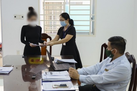Xử phạt người đăng thông tin sai sự thật tiêm vaccine “nhờ ba chồng quyền lực”
