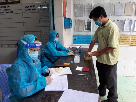 Hỗ trợ người dân vượt qua khó khăn