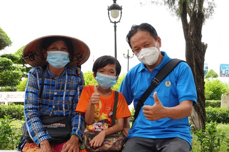 Những thước phim “dữ dội và dịu êm”  về dịch COVID-19