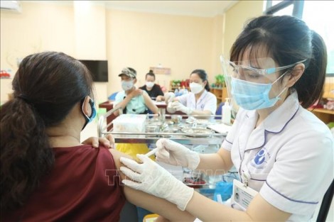 Luận điệu "ngược đời" của linh mục Đặng Hữu Nam khi cổ xúy người dân không tiêm vaccine