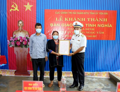 Ngôi nhà ấm áp tình biển
