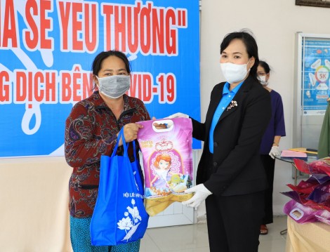 Giúp nhau trong dịch bệnh