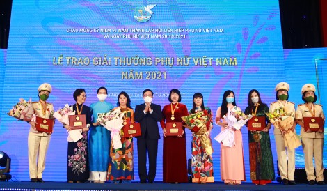 Vinh danh những tấm gương phụ nữ khát khao xây dựng cuộc sống tốt đẹp