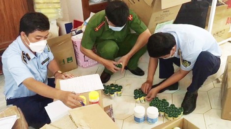 An Giang: Tạm giữ trên 60.000 viên thực phẩm chức năng và thuốc tây không rõ nguồn gốc