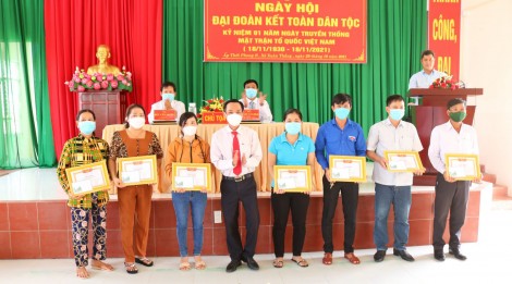 Ngày hội Đại đoàn kết toàn dân tộc ở ấp Thới Phong B, xã Xuân Thắng