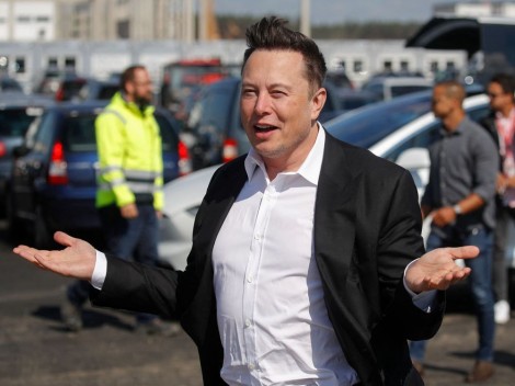 Ông chủ Tesla “gây bão” mạng xã hội