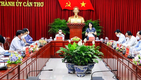 Kịp thời động viên, khen thưởng các tổ chức, cá nhân có cách làm hay, sáng tạo