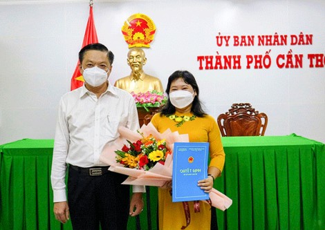 Triển khai công tác cán bộ