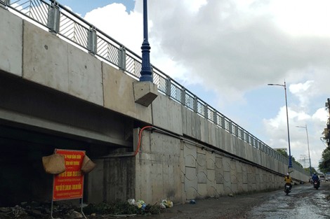 Nhắc nhở các hộ kinh doanh đảm bảo trật tự đô thị, an toàn giao thông