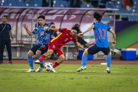 Tuyển Việt Nam: Ngã để đứng dậy