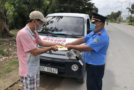 Tăng cường phối hợp điều tiết, bảo đảm trật tự an toàn giao thông theo từng cấp độ dịch COVID-19