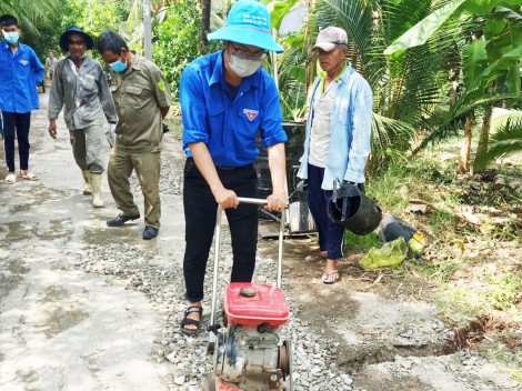Gắn các hoạt động Đoàn với đảm bảo an toàn giao thông