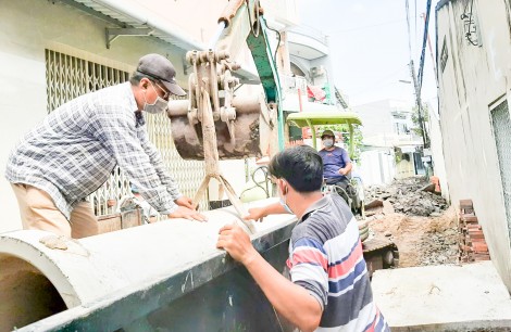 Nêu cao trách nhiệm phục vụ nhân dân