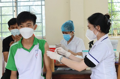 Các quận, huyện tiêm vaccine phòng COVID-19 cho trẻ từ 12-17 tuổi
