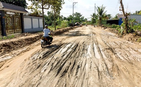 Thi công cầu chưa đảm bảo an toàn cho người dân đi lại