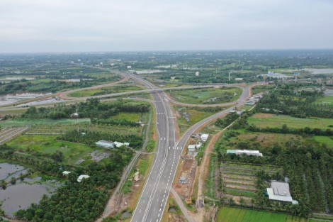 Cao tốc Trung Lương - Mỹ Thuận phục vụ người dân lưu thông dịp Tết Nguyên đán 2022