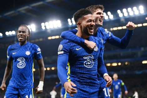 Chelsea hái quả ngọt từ “cây nhà lá vườn”