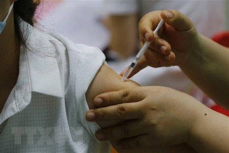 Bộ Y tế yêu cầu đẩy nhanh tiến độ tiêm vaccine phòng COVID-19